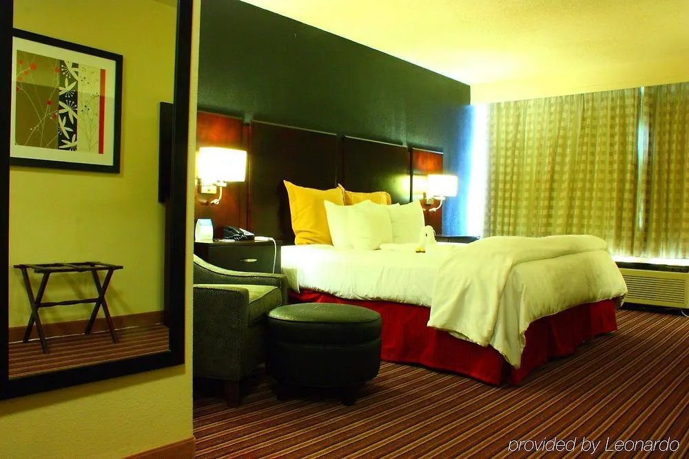 Wyndham Garden Norfolk Downtown Hotel