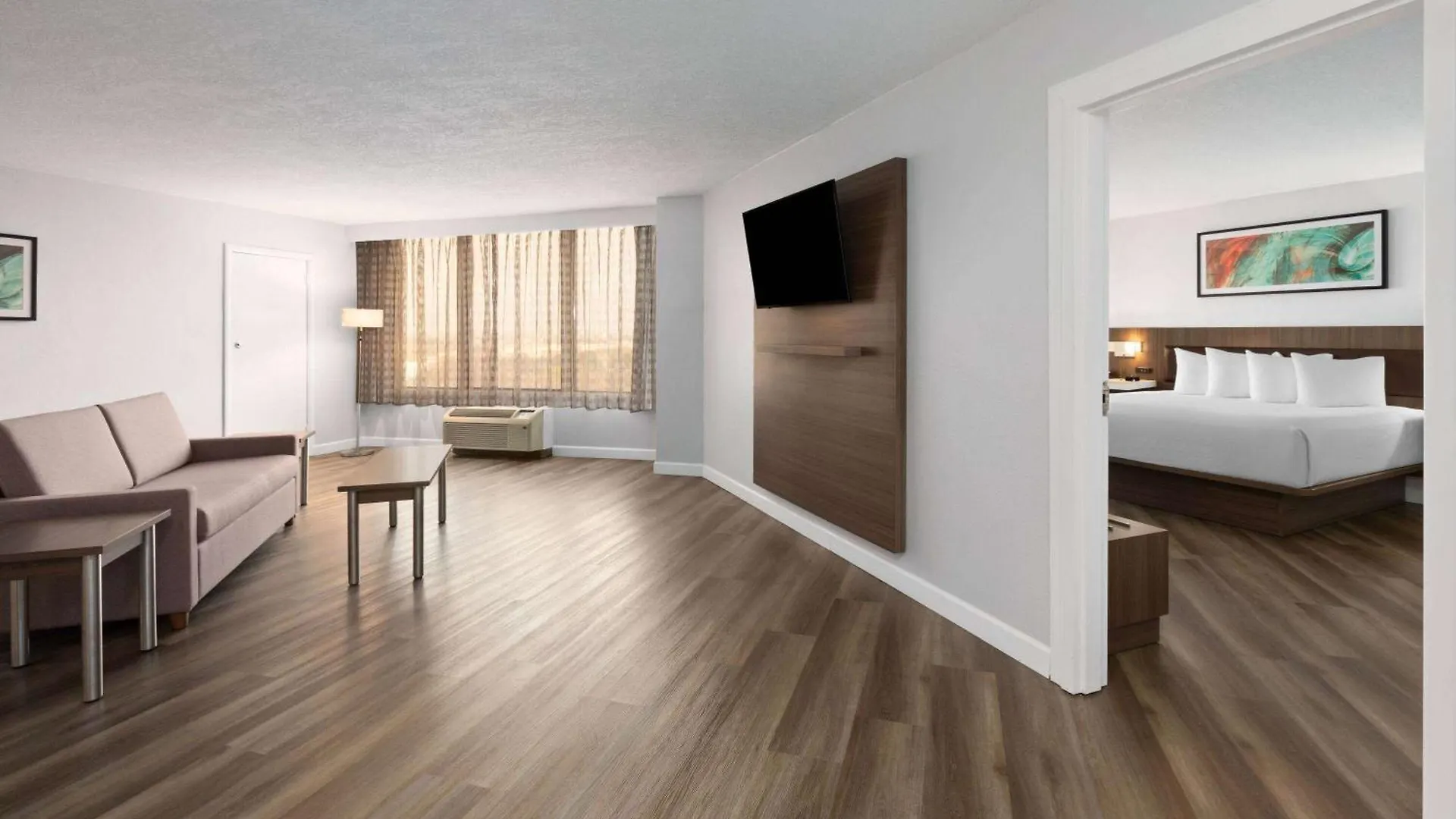 Wyndham Garden Norfolk Downtown Hotel