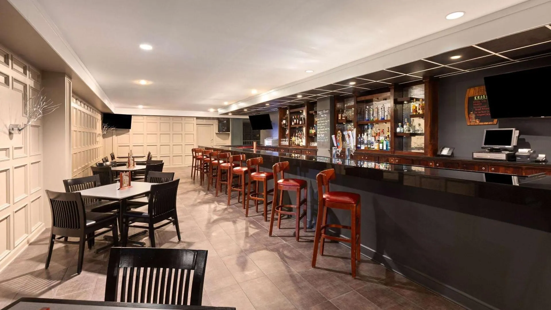 Wyndham Garden Norfolk Downtown Hotel